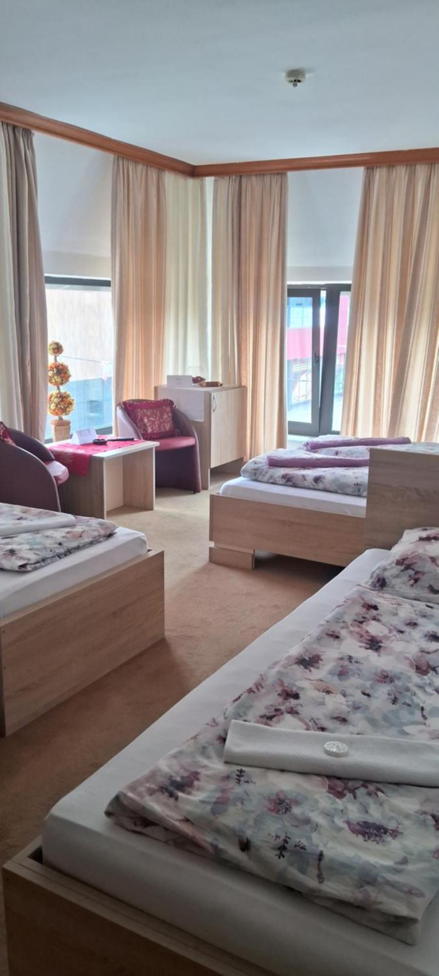 Hotel Irish بيهاتش المظهر الخارجي الصورة