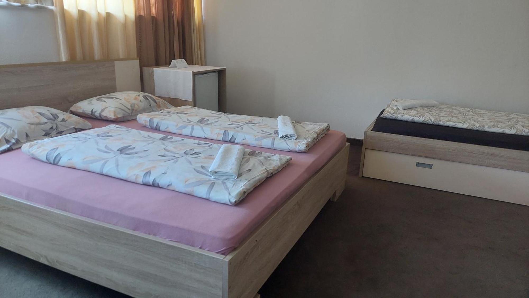 Hotel Irish بيهاتش المظهر الخارجي الصورة