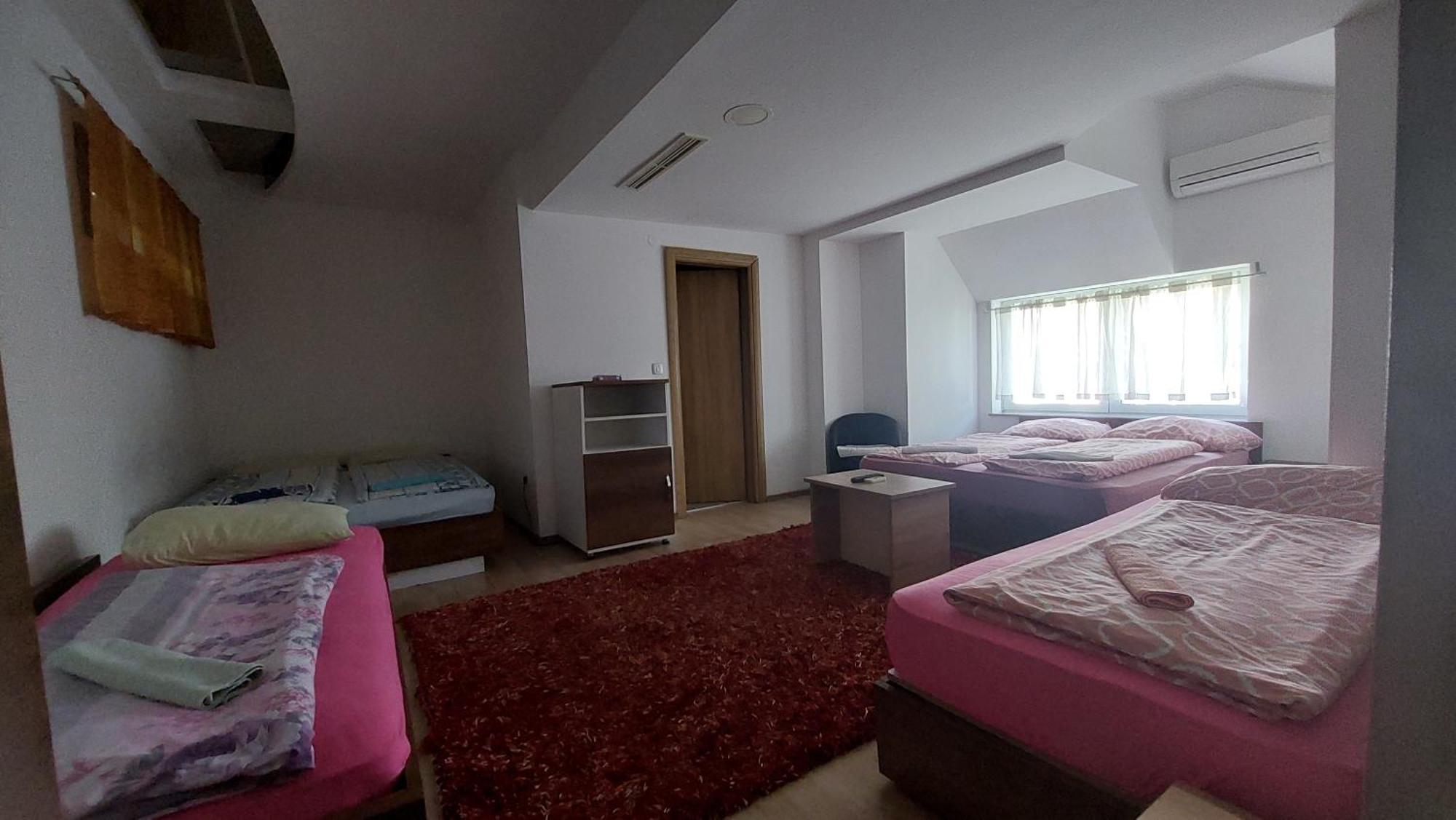 Hotel Irish بيهاتش المظهر الخارجي الصورة